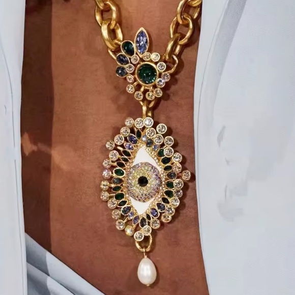 Gaelle - Baroque Style Ethnic Rhinestone Eyes Pendant Necklace - Picture 3 of 5